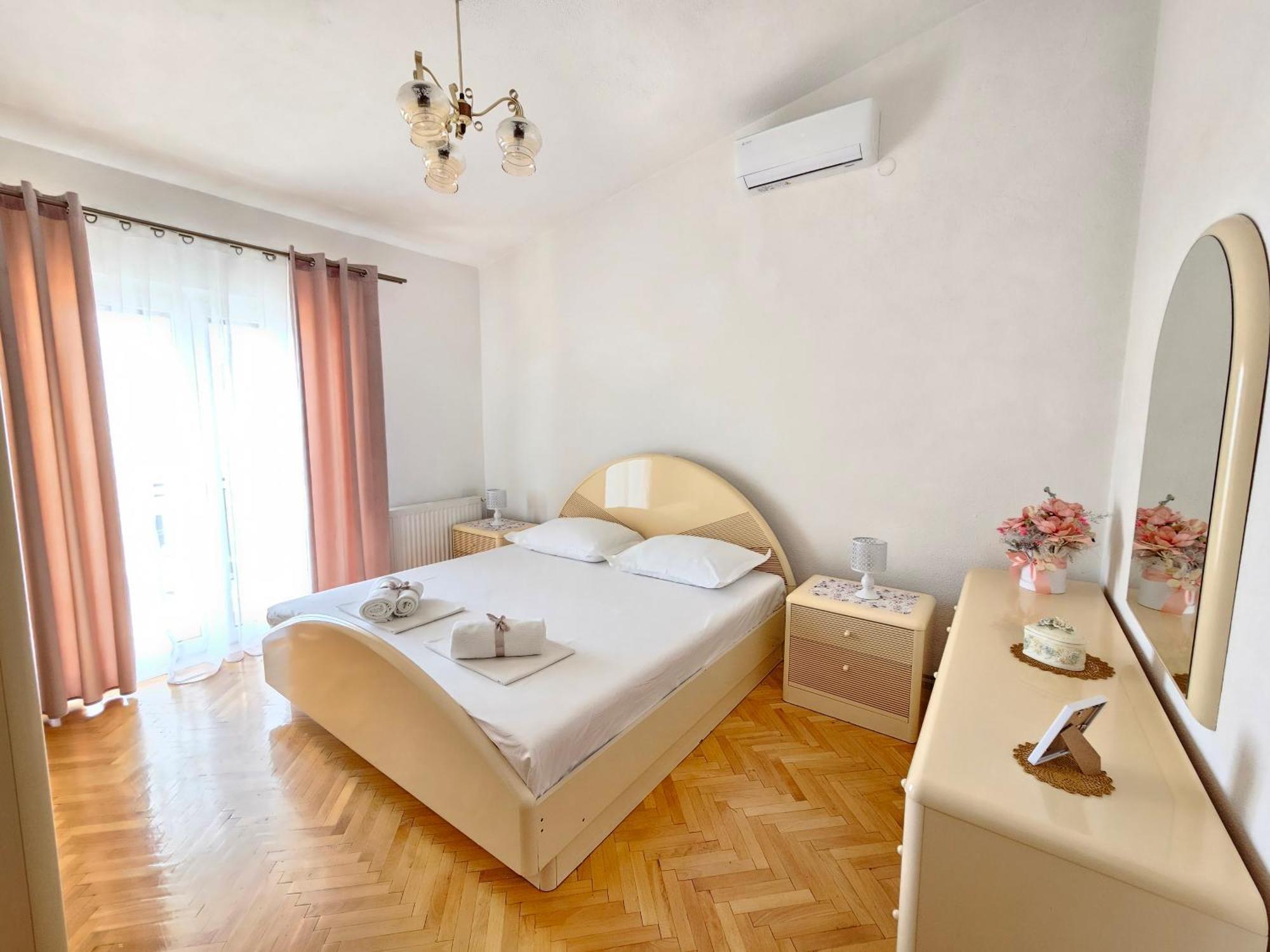Apartments Brkulj Макарска Экстерьер фото